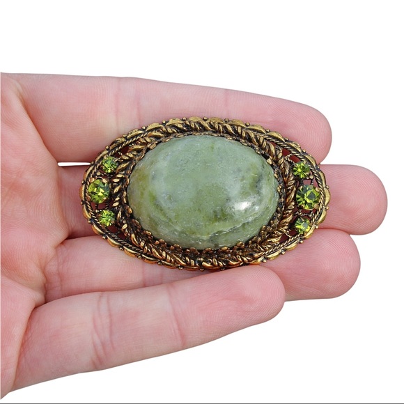 Vintage Nephrite Jade Brass Brooch Large Oval Cabochon with Green Glass Stones - Picture 2 of 5